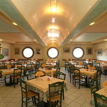 Hotel Ristorante Il Pirata San Vito di Leguzzano Buitenkant foto