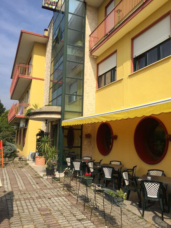 Hotel Ristorante Il Pirata San Vito di Leguzzano Buitenkant foto